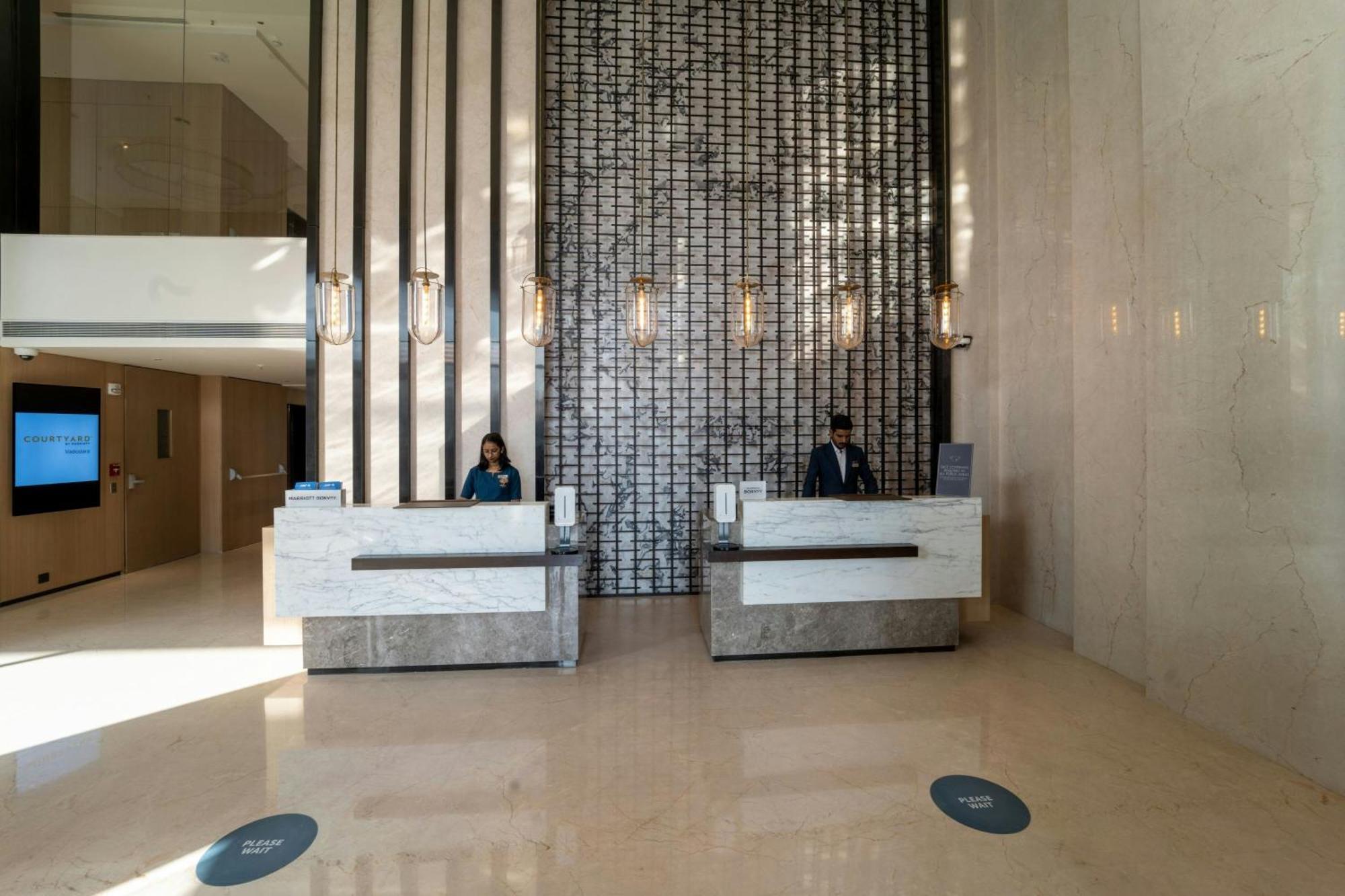 Courtyard By Marriott 바도다라 외부 사진